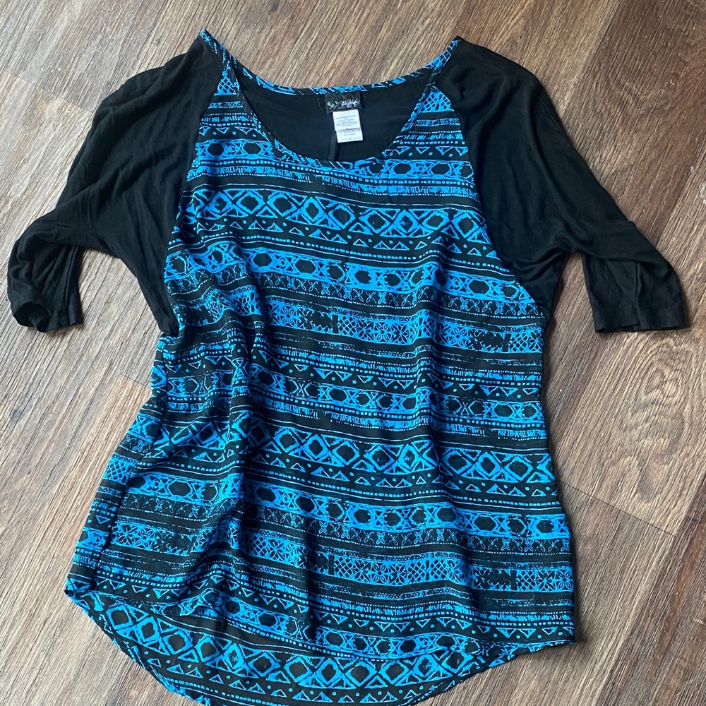 Daytrip Black and Blue Patterned Short Sleeve Top